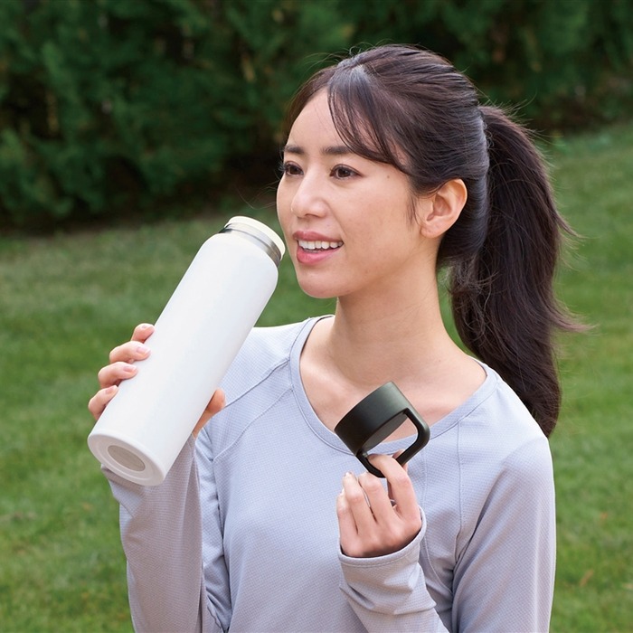 ハンドル付スタイリッシュボトル750ml
